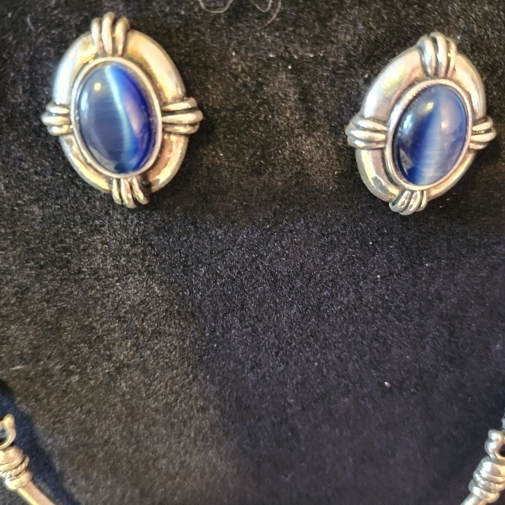 Choker necklace, with matching pierced, earrings, silver tone - Picture 5 of 5